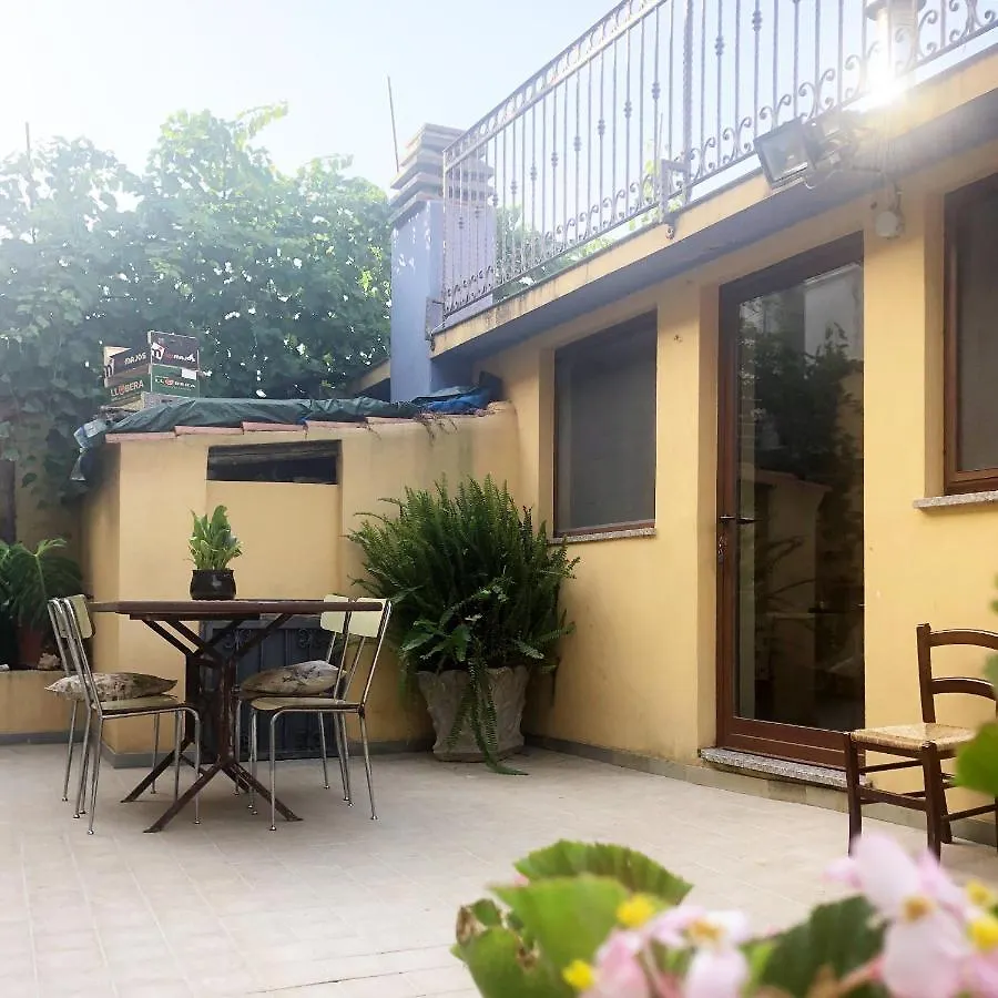 Domus Birdi Bed & Breakfast Orroli